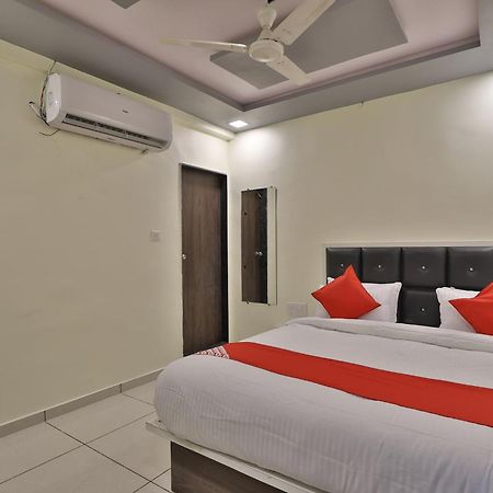 Hotel O Sunway Ahmedabad Esterno foto