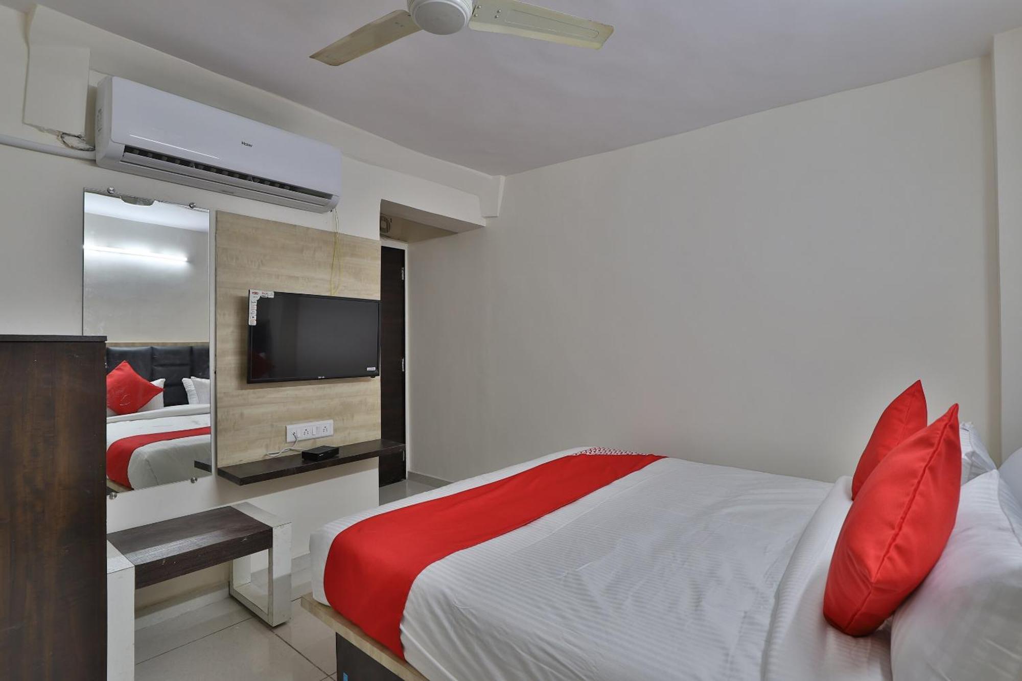 Hotel O Sunway Ahmedabad Esterno foto
