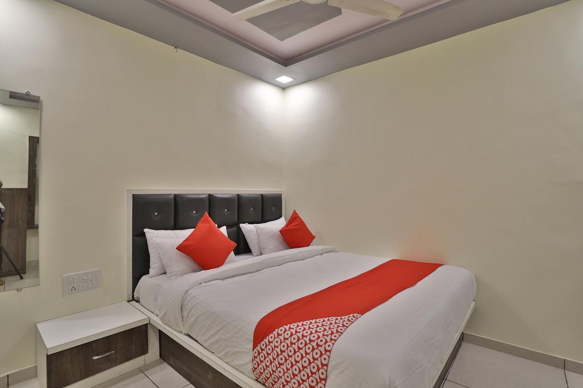 Hotel O Sunway Ahmedabad Esterno foto